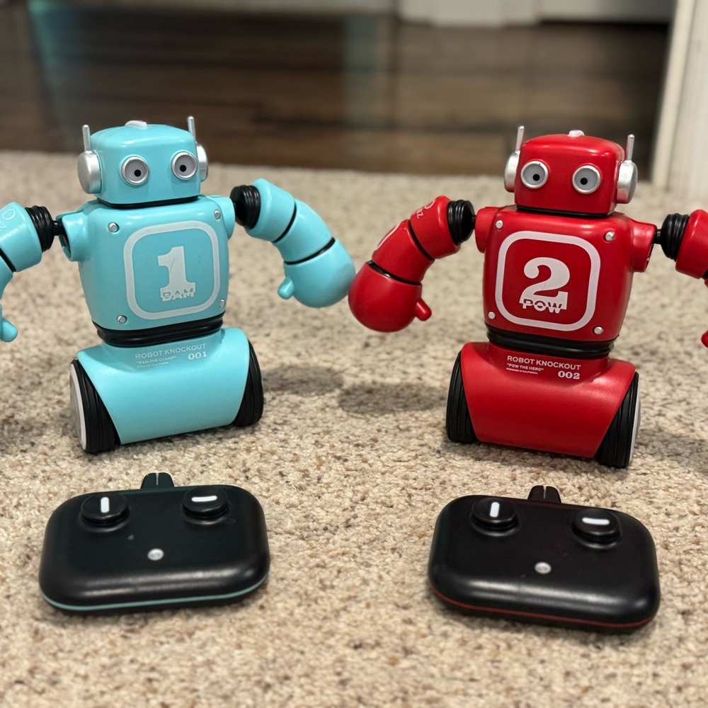 Robot Knockout RC Boxing Toy Set - Red and Blue